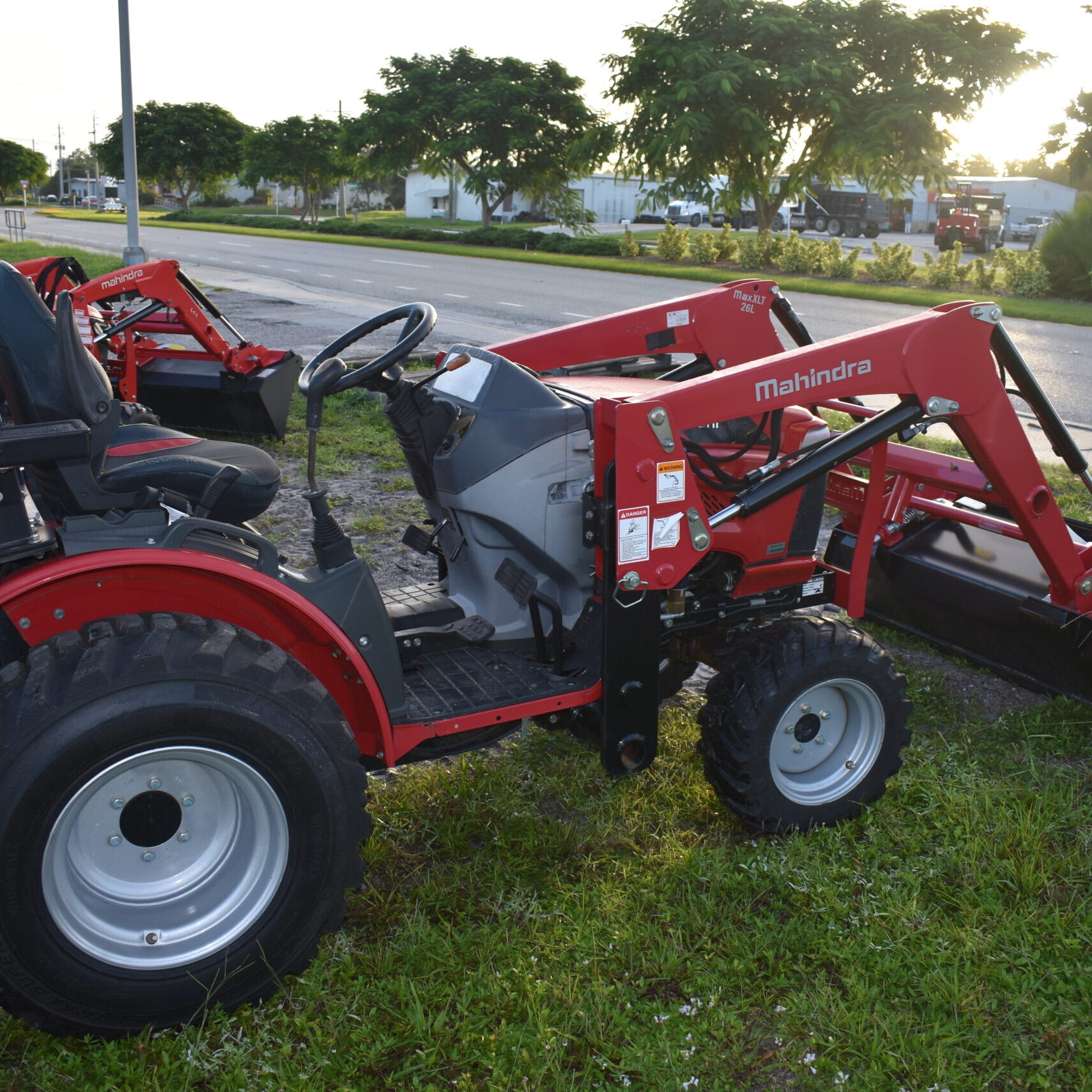 Inventory Blow Out Sale 3 Mahindra Max 26XLT 4WD at Chenango 4
